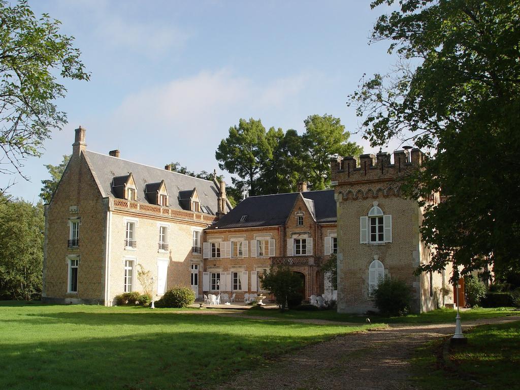Hostellerie Du Chateau Les Muids La Ferté-Saint-Aubin Exterior foto